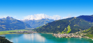 Uitzicht over een mooi meer in Oostenrijk Salzburgerland