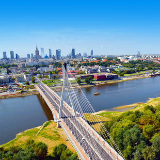 Grote brug naar de stad van Warschau, Polen