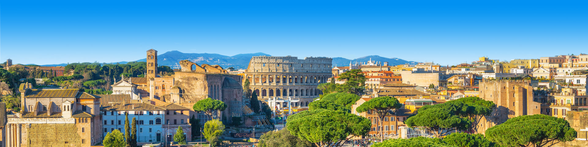 Rome vanuit de lucht met het Colosseum in het midden