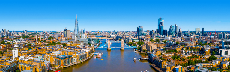 De Theems met de London Tower Bridge in Engeland