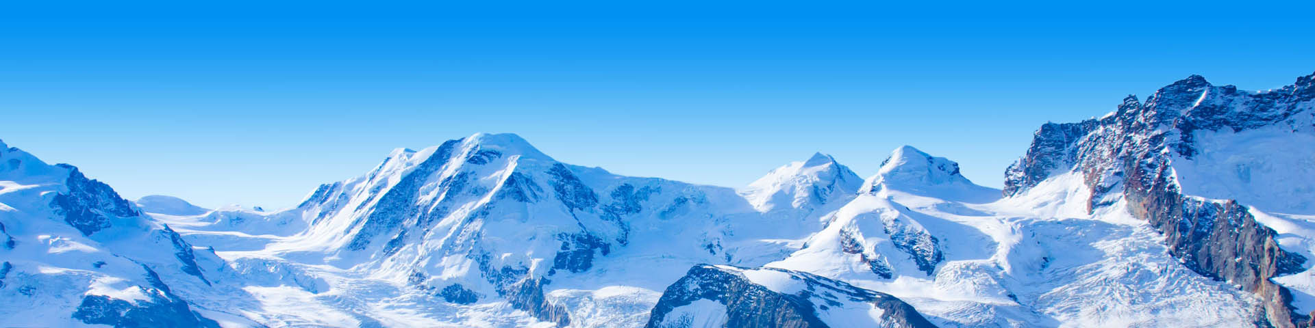 Prachtig landschap in Zwitserland met besneeuwde bergen.